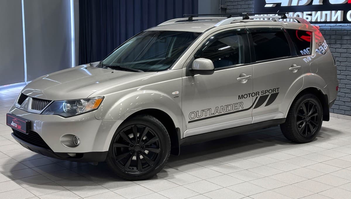 Mitsubishi Outlander - 2